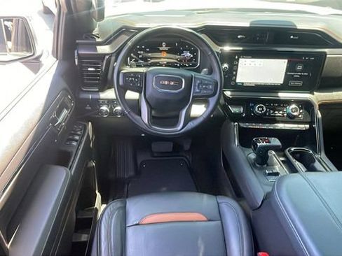 Used 2024 GMC Sierra 1500 AT4 w/ AT4 Preferred Package AWD/4WD image 14
