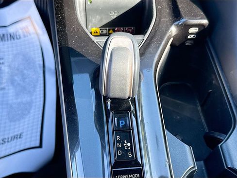 Used 2024 Toyota Crown Limited image 18