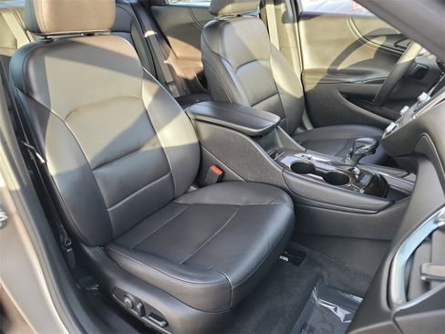 Used 2024 Chevrolet Malibu LT image 19