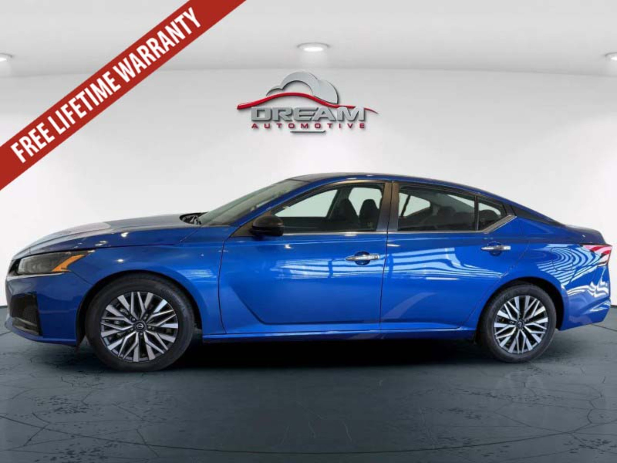 Used 2025 Nissan Altima 2.5 SV FWD image 18