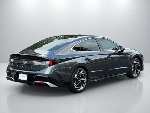 Used 2024 Hyundai Sonata SEL w/ Convenience Package FWD image 9
