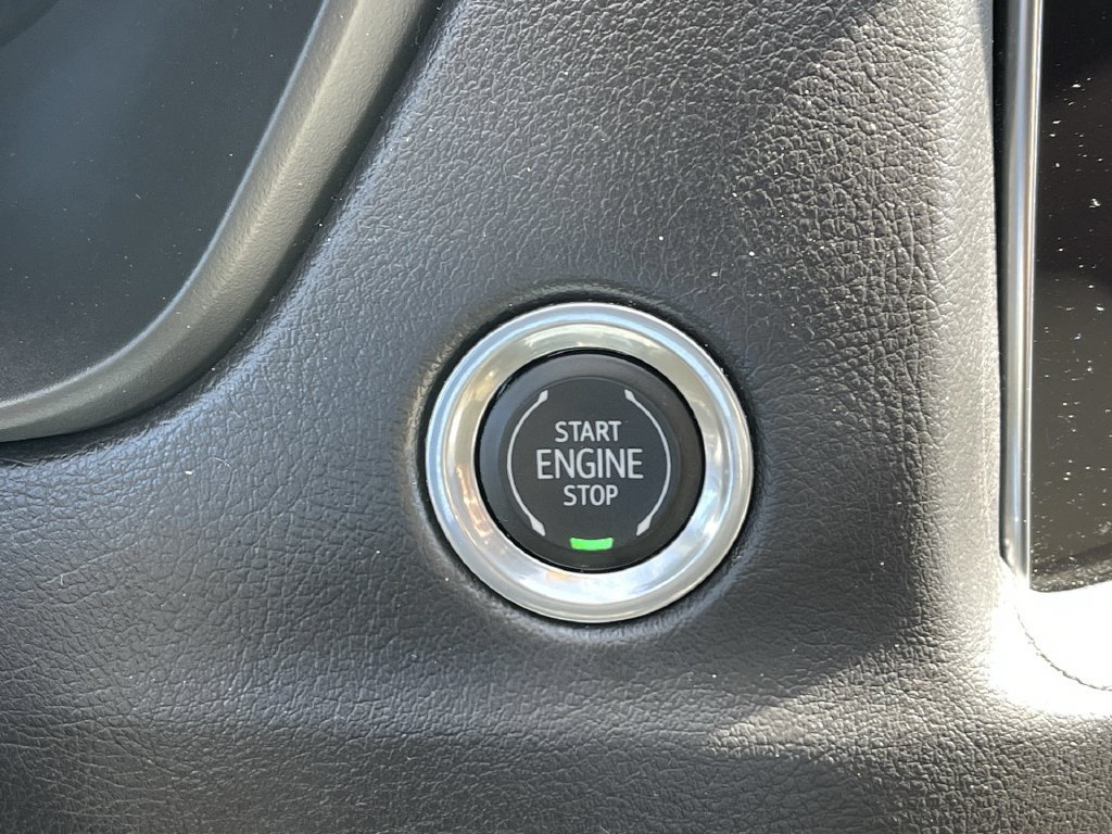 Used 2022 Cadillac XT4 Sport AWD/4WD image 31