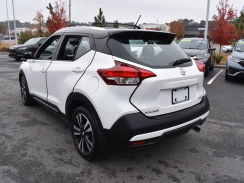 Used 2019 Nissan Kicks SR w/ Exterior Package image 7