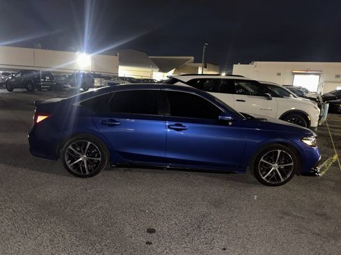 Used 2023 Honda Civic Touring image 7