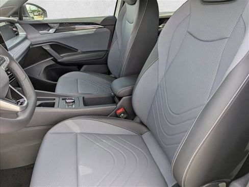 New 2026 Volkswagen Tiguan SE R-Line FWD image 21