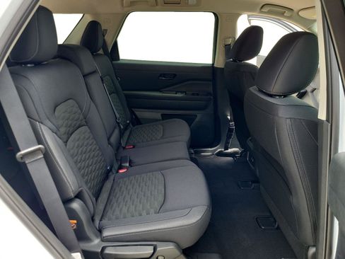 Used 2025 Nissan Pathfinder SV w/ Cargo Package image 27