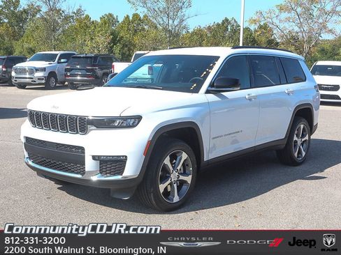 New 2025 Jeep Grand Cherokee L Limited AWD/4WD image 3