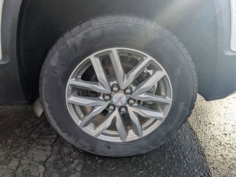 Used 2018 GMC Acadia SLE image 24