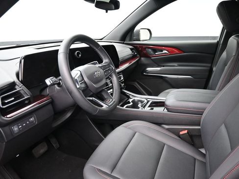 Used 2025 Chevrolet Traverse Z71 AWD/4WD image 10