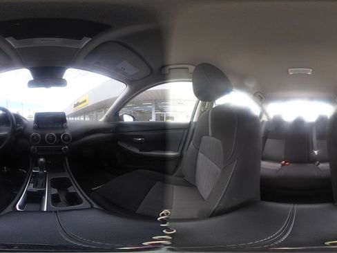 Used 2025 Nissan Sentra SV FWD image 39