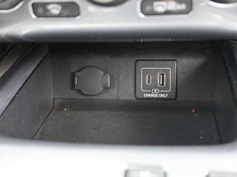 Used 2019 Nissan Pathfinder SL image 20