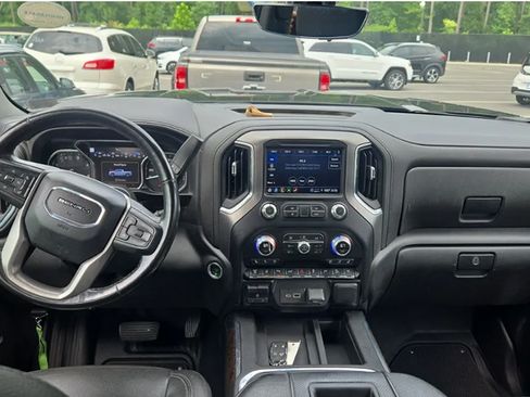 Used 2022 GMC Sierra 2500 Denali w/ Denali Black Diamond Edition AWD/4WD image 6