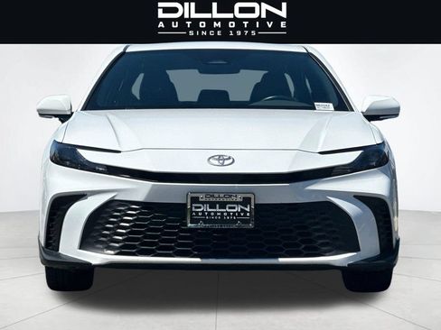 Used 2025 Toyota Camry SE FWD image 9