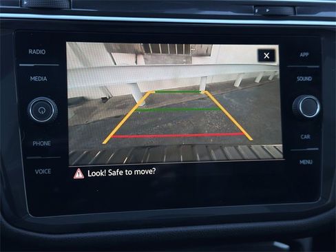 Used 2023 Volkswagen Tiguan SE R-Line image 18