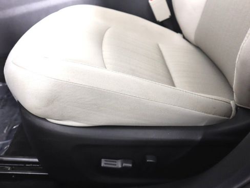 Used 2025 Nissan Altima 2.5 SV FWD image 28