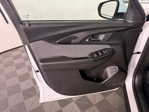 Used 2022 Chevrolet TrailBlazer LT w/ Sun and Liftgate Package FWD image 18