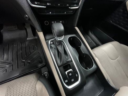 Used 2020 Hyundai Santa Fe SEL FWD image 15