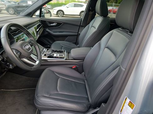 Used 2025 Audi Q7 3.0T Premium Plus AWD/4WD image 21