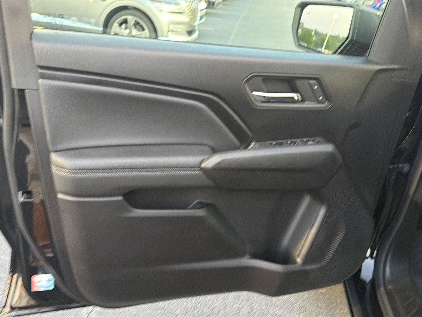 Used 2023 Chevrolet Colorado LT w/ LT Convenience Package III AWD/4WD image 16