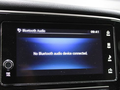 Used 2019 Mitsubishi Outlander SE image 25