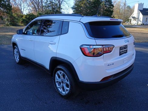 New 2026 Jeep Compass Latitude image 10