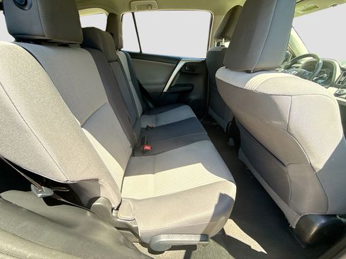 Used 2015 Toyota RAV4 LE FWD image 27