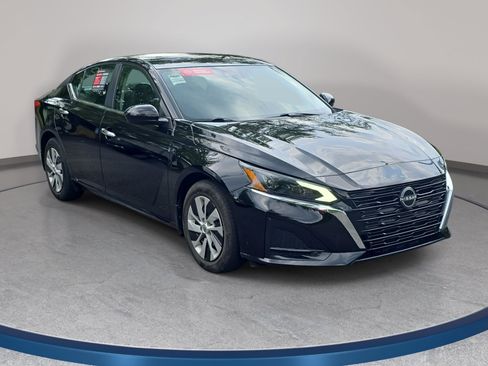 Certified 2023 Nissan Altima 2.5 S FWD image 3