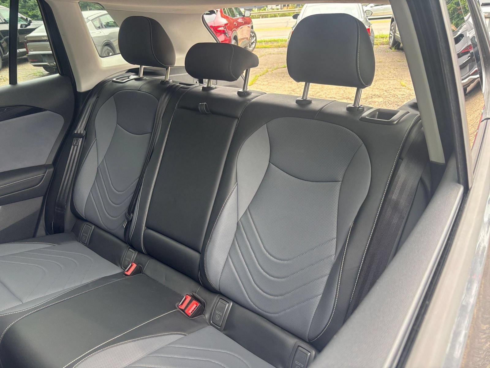 Used 2026 Volkswagen Tiguan SE AWD/4WD image 38