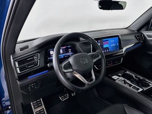 Certified 2024 Volkswagen Atlas Cross Sport SEL R-Line AWD/4WD image 31