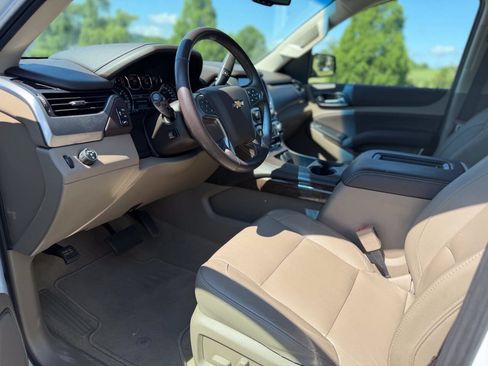 Used 2018 Chevrolet Tahoe LT w/ LT Signature Package RWD image 25