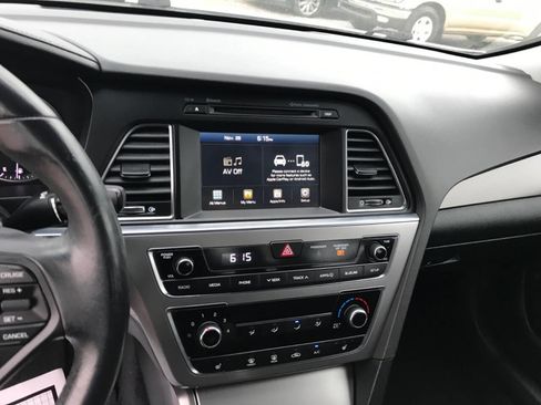 Used 2017 Hyundai Sonata Sport w/ Value Edition Package 02 image 32