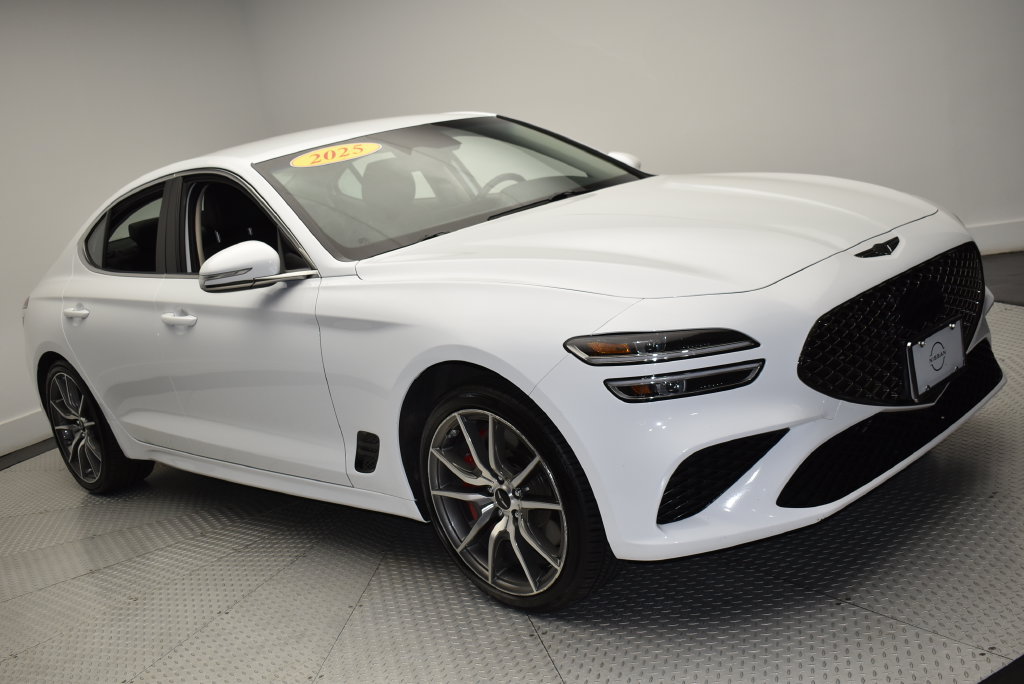 Used 2025 Genesis G70 2.5T AWD/4WD image 3
