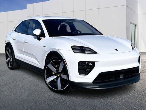Used 2024 Porsche Macan 4 Electric image 9