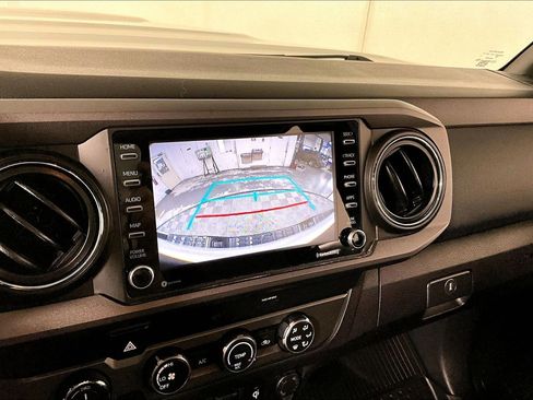 Used 2020 Toyota Tacoma TRD Sport image 21