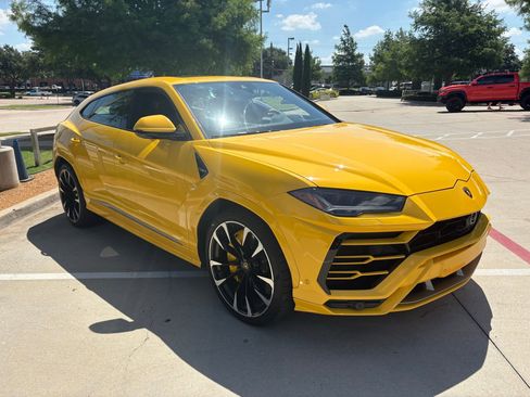 Used 2021 Lamborghini Urus AWD/4WD image 3