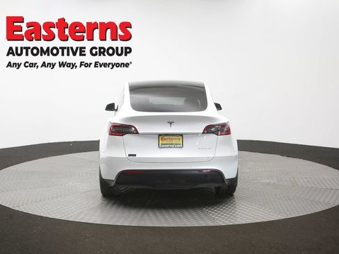Used 2021 Tesla Model Y Long Range AWD/4WD image 32