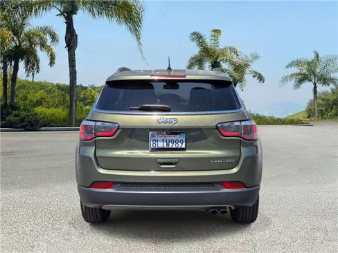 Used 2018 Jeep Compass Limited w/ Navigation Group FWD image 5