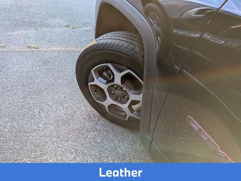 Used 2022 Jeep Compass Trailhawk image 6