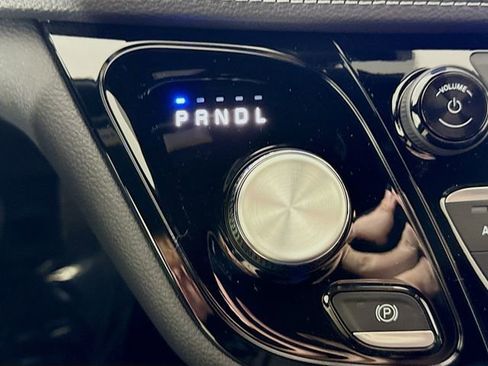 New 2026 Chrysler Pacifica Select FWD image 16