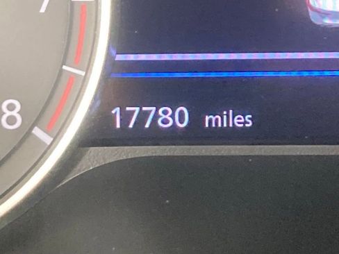 Used 2025 Nissan Sentra SV FWD image 5
