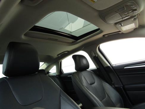 Certified 2019 Ford Fusion Titanium FWD image 3