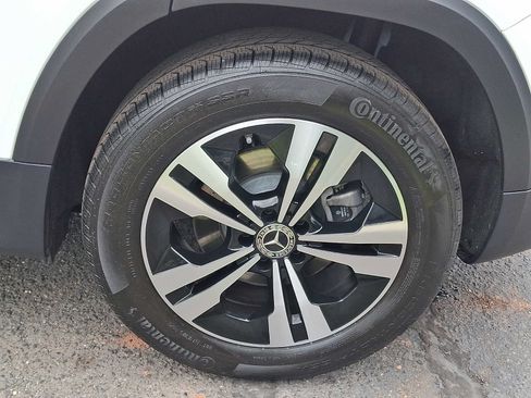 Used 2026 Mercedes-Benz GLB 250 4MATIC image 7