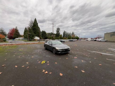 Used 2025 Hyundai Elantra SEL image 16