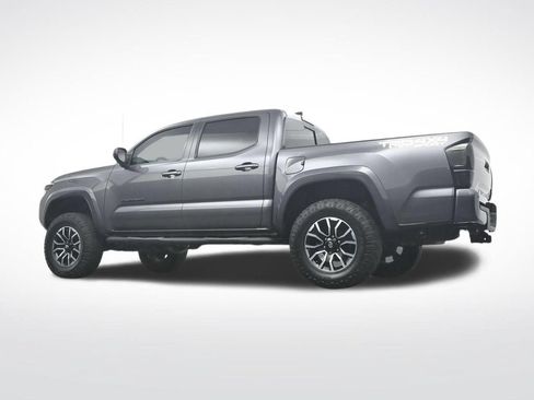 Used 2022 Toyota Tacoma TRD Sport w/ Technology Package AWD/4WD image 38
