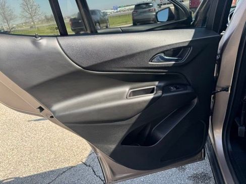 Used 2018 Chevrolet Equinox LT image 22
