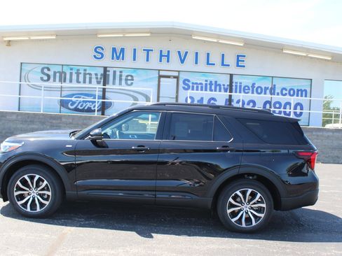 New 2025 Ford Explorer ST-Line image 2