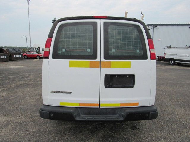 Used 2018 Chevrolet Express 2500 w/ Driver Convenience Package RWD image 4