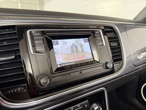 Used 2018 Volkswagen Beetle 2.0T S FWD image 20