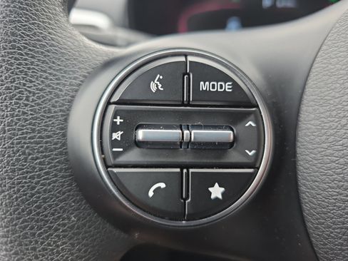 Certified 2025 Kia Soul LX image 24