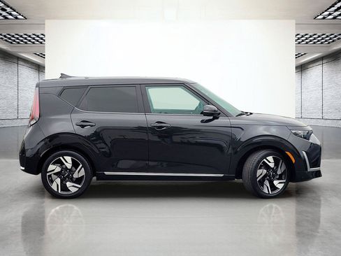 Used 2023 Kia Soul GT-Line FWD image 5
